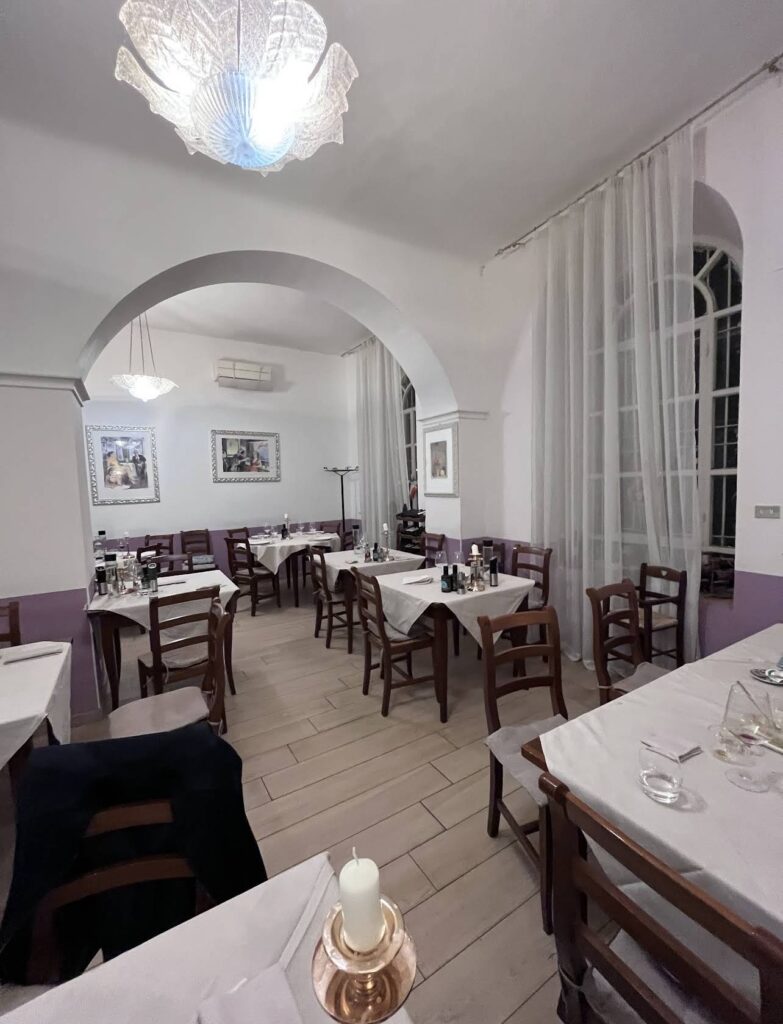 Interno del Ristorante Vittoria Via dei Bonaccorsi, 7, Ascoli Piceno, AP