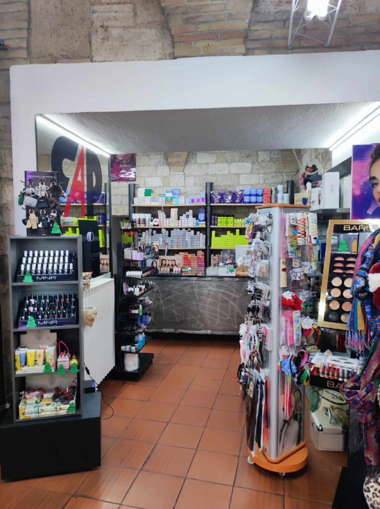 Interno del negozio CAP di eredi Palermi sas
